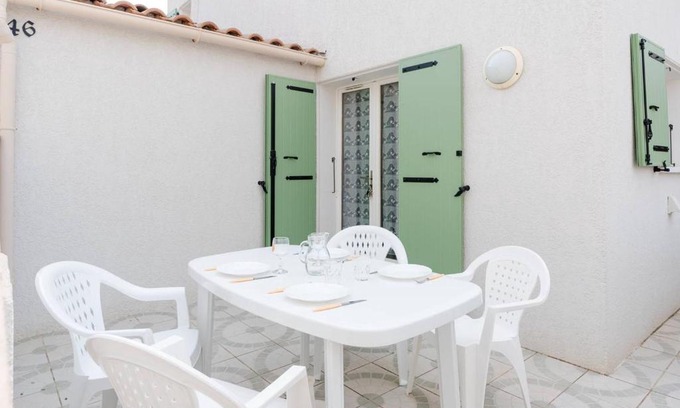 Gruissan Villa | Chaleureuse Villa à Gruissan - 6 pers, Près de la Plage, Garage, Cuisine Équipée, Confort Moderne - FR-1-409A-17