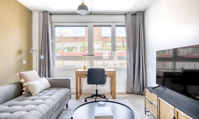 Chamberi Apartment | Chamberí 3BR+Gym & Pool, in the Business District