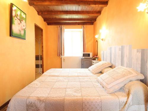 Choye Bed & Breakfast | Chambre cosy dans maison historique avec parc et accueil chevaux - FR-1-583-256