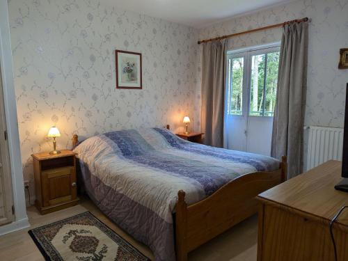 Ligny-le-Ribault Bed & Breakfast | Chambre d'hôtes 'Perle' avec WiFi, TV, petit-déjeuner inclus - FR-1-590-508