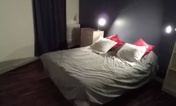 Parapluies Bed & Breakfast | Chambre hôte in Fontenay/bois near Paris and Bois Vincennes RER A & metro 15 min away
