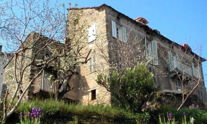 Pietra-di-Verde Bed & Breakfast | Chambre Palière 2 Étag Dans Maison de Maître, Salle de Bain/wc Partagée au rdc