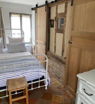 Ouilly-du-Houley House | Chambre privée autonome