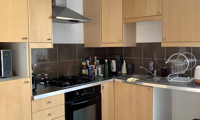 Angouleme Bed & Breakfast | Chambre Privée Dans une Maison Calme, Proche du Musée de la BD