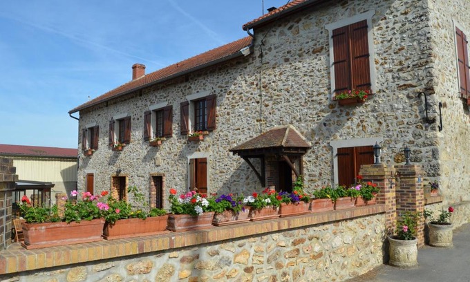 La Chapelle-Monthodon Bed & Breakfast | Chambres D'hotes & Champagne Douard
