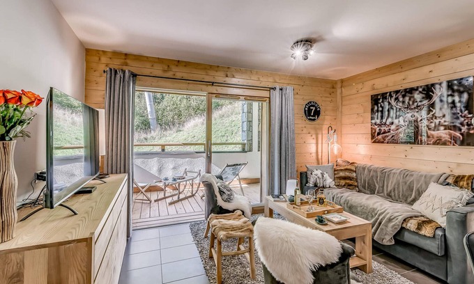 Champagny-en-Vanoise Apartment | Champagny-en-Vanoise: 2BR Apt, 2 Baths, 6 Guests, Balcony, WIFI