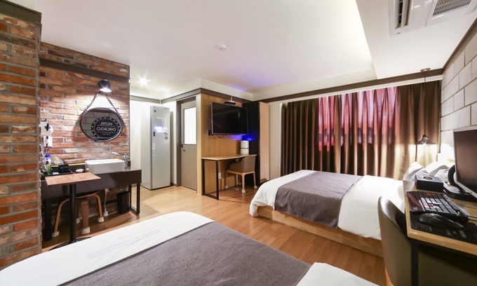 Changwon Hotel | Changwon Myeongseodong Chicago
