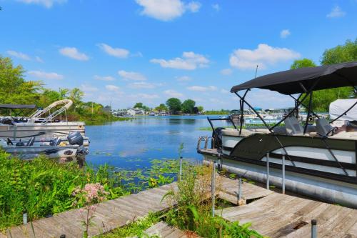 Shelbyville House | Channel Charmer - Located on Gun Lake - prime spot!