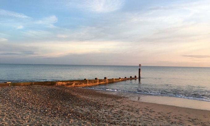 Bournemouth House | Chapel Cottage: Beautiful pet friendly family home within short walk to beach