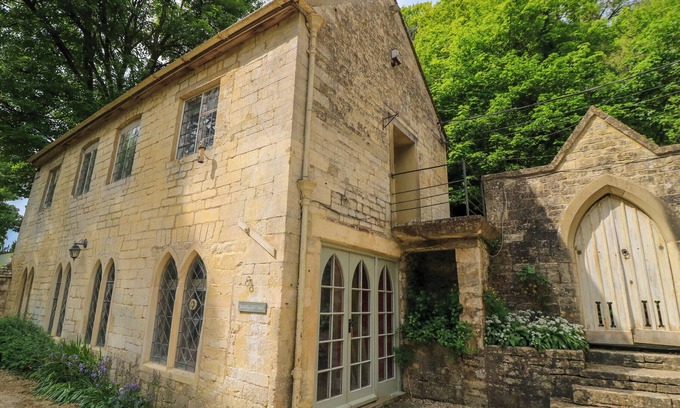 Chalford Cottage | CHAPEL COTTAGE, pet friendly in Chalford, Gloucestershire