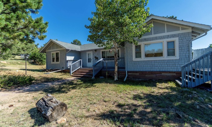 Estes Park House | Chapin Ln - Near Downtown/Pets Welcome!