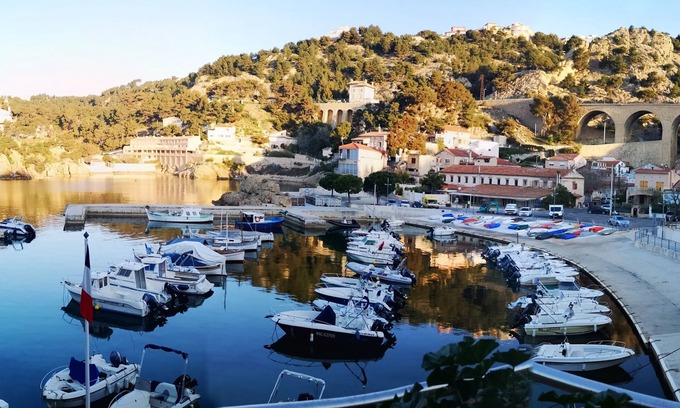 Ensues-la-Redonne Apartment | charming studio seaside calanque