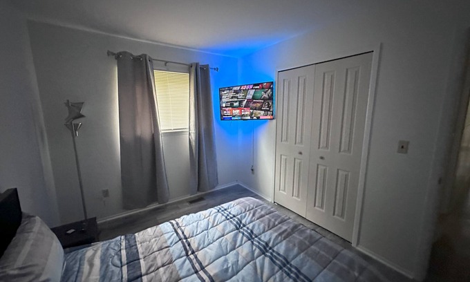 Belleville Apartment | Charming Retreat Near Belleville Lake – Cozy Home with Spacious Backyard