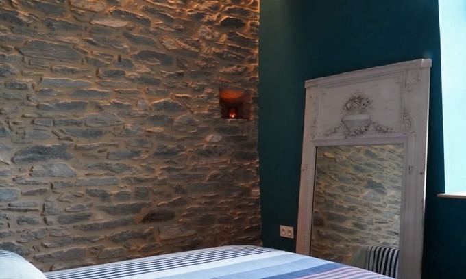 Saint-Yrieix-la-Perche Apartment | Characterful Studio in heart of Medieval Saint-Yrieix-la-Perche