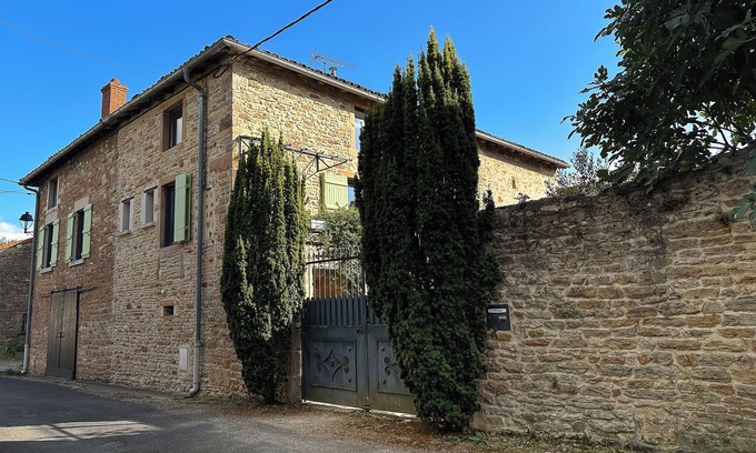 Charnay-les-Macon House | Character house near vineyards, Le Clos de Laly