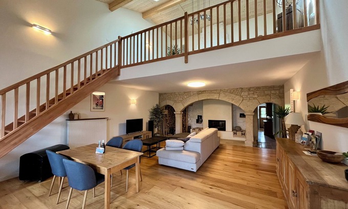 Le Frasnois House | Character house