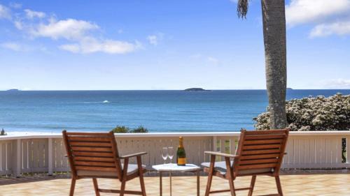 Coffs Harbour House | Charlesworth 8 - Beach Reserve, Amazing Views, Walk to Resorts, Sleeps 8