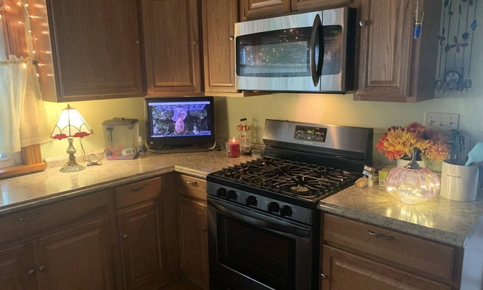 West Davenport House | Charlotte Creek Manor. 10 mins to Cooperstown Allstar Village!