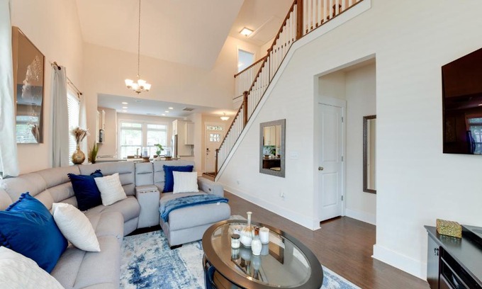 Charlotte House | Charlotte Townhome with Patio Near Spectrum Center!