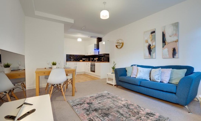 Newcastle-upon-Tyne Apartment | Charltons Bonds Apartments 1A by Week2Week