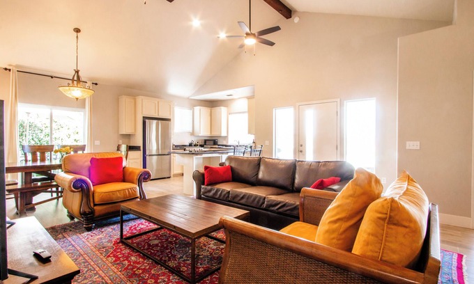 Paso Robles House | Charm on Chestnut-Great Westside Location Close to Downtown!