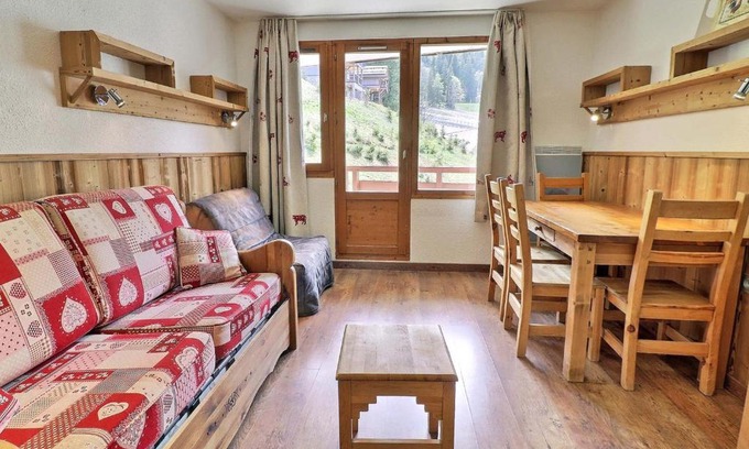 La Perriere Apartment | Charmant Appartement 2 pièces - 31m², Balcon, La Tania - Accès Direct aux Pistes, 4 Pers. - FR-1-182A-43