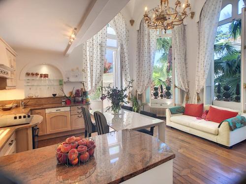 La Croix des Gardes Apartment | Charmant appartement en duplex 288L