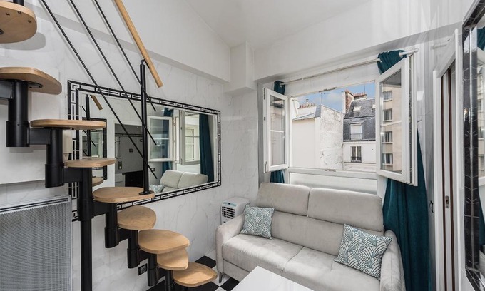 8th Arrondissement Apartment | Charmant studio près des Champs-Élysées