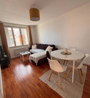 Rive Droite Apartment | Charmant T3 Vue Mer & Confort en Plein Centre