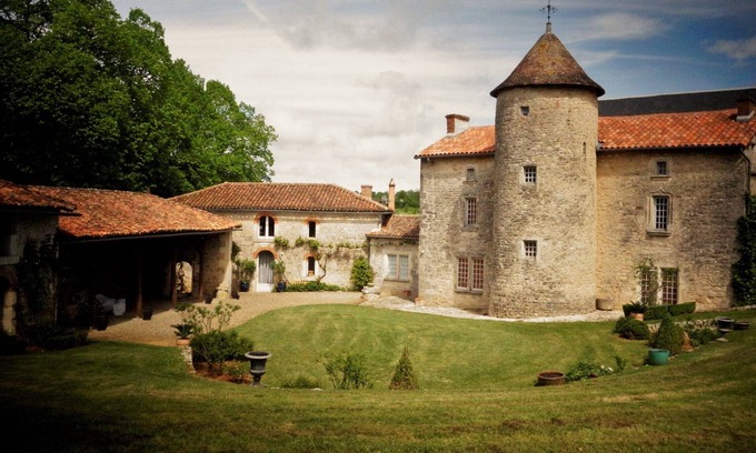 Bioussac House | Charmante Demeure du 17ème Siècle Avec 4 Chambres et 3 Salles de Bain