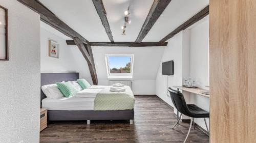 Tiefenbronn Apartment | Charmante Hotelwohnung nahe Pforzheim, ruhige Lage