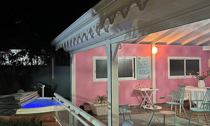 Fort-de-France House | Charmante Maison Avec Piscine et Jacuzzi, Parfaite Pour 7 Personnes