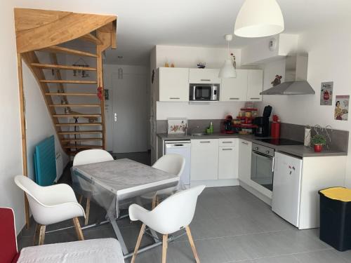 Quend-Plage-les-Pins House | Charmante maisonnette à Quend Plage, 2 chambres, jardinet, parking, proche commodités - FR-1-482-45