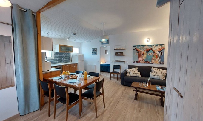 L'Epine House | Charme de la Petite Bosse by Interhome