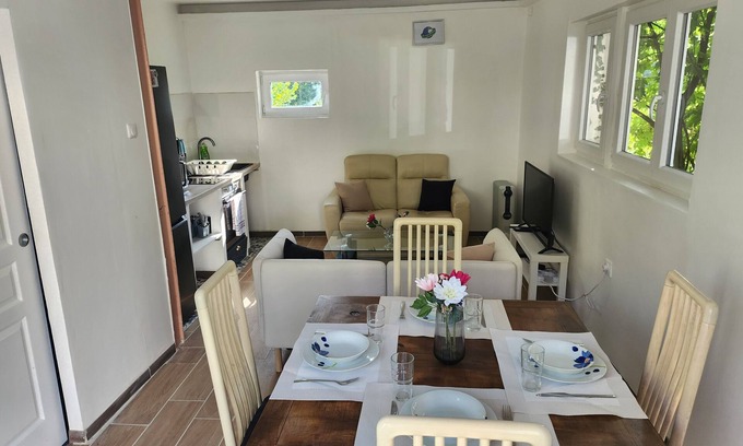 Saint-Pierre-les-Nemours Apartment | Charming little apartment