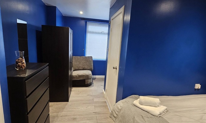 Huddersfield Apartment | Charming 1-Bed Apartment in Huddersfield
