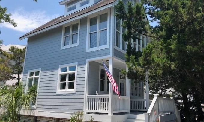 Bald Head Island Cottage | Charming 1 bedroom property in Harbour Village