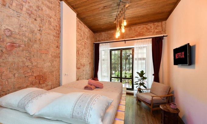 Karakoy Apartment | Charming 1-bedroom apartment with WiFi, AC in fabulous Istanbul
