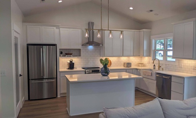 Bayshore Cottage | Charming 1-bedroom cottage in beautiful Wilmington with creek access
