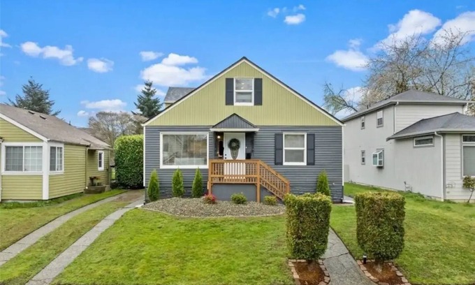 Hilltop House | Charming 1-bedroom private guest suite in Central Tacoma with AC, WiFi