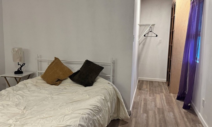 Humble House | Charming 1-bedroom studio in Humble 15 min from IAH