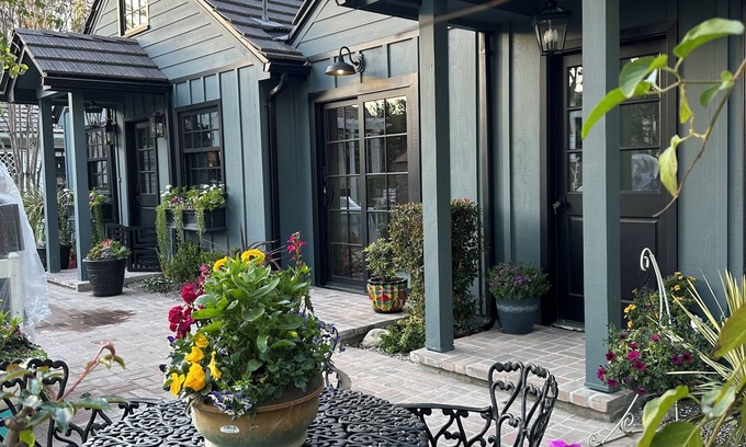 Van Nuys Cottage | Charming 1-bedroom cottage in lovely Van Nuys with WiFi, AC.