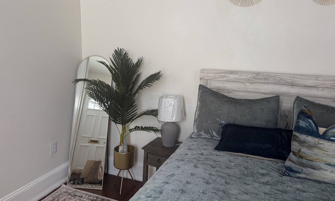 North Philadelphia Apartment | Charming 1-bedroom apartment in enchanting Philadelphia with WiFi, AC