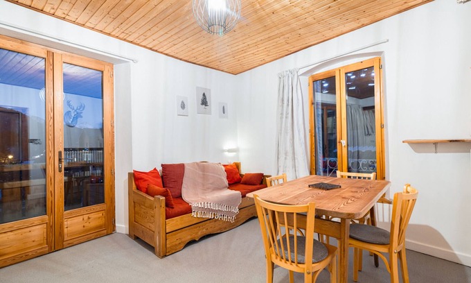 Saint-Chaffrey Apartment | Charming 1-BR Apartment for 4 with Pool, Wi-Fi & Parking, Near Ski Slopes