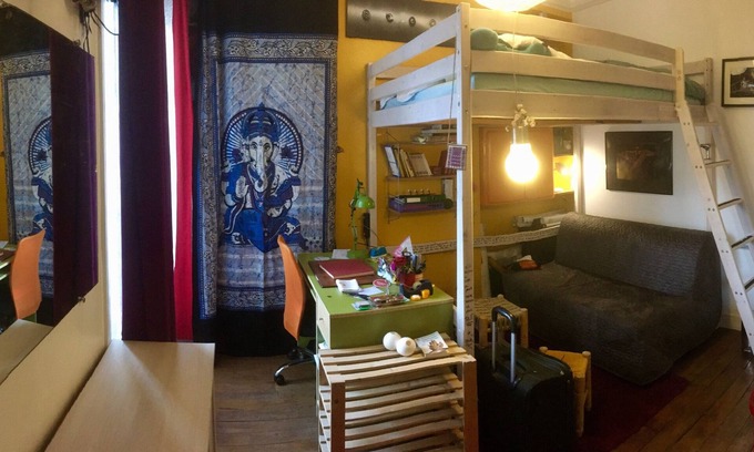 Quartier de Rochechouart House | Charming 18m2 private room sleeping 1 to 4 with bathroom at the foot of Montmartre.