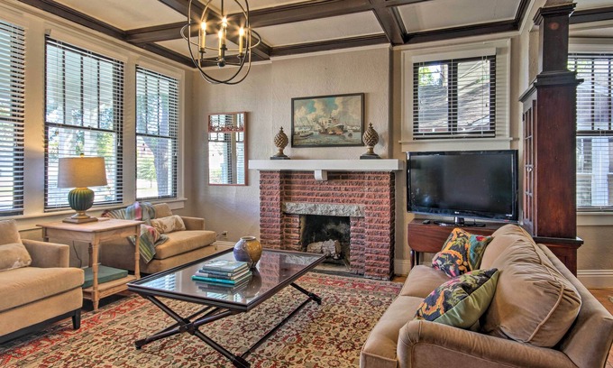Summerville Cottage | Charming 1916 Bungalow ~ 3 Miles to Augusta Course