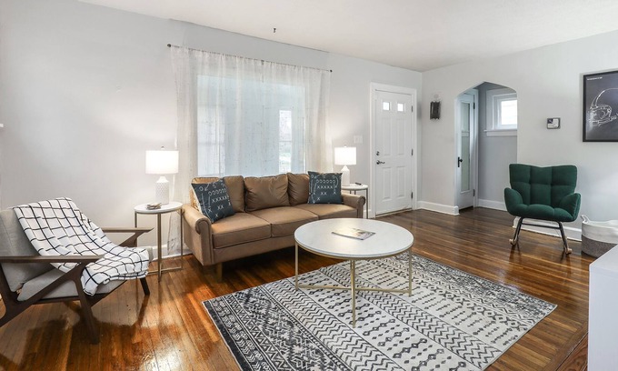 Canton House | Charming 1920s Era HOF Getaway