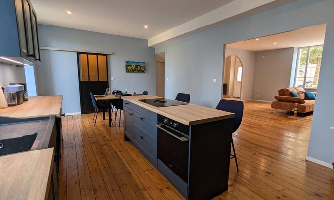 Gondeville Cottage | Charming 19th-century house in Jarnac with 3 bedrooms, private courtyard & parking