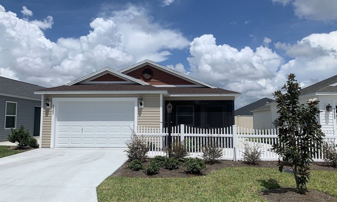 Wildwood Villa | CHARMING 2 BDRM 2 BATH Sm Dog Friendly Patio Villa w/FREE WIFI