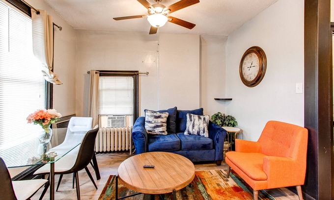 Uptown Condo | Charming 2-Bed Condo Minutes to Downtown Denver, Dining & Entertainment